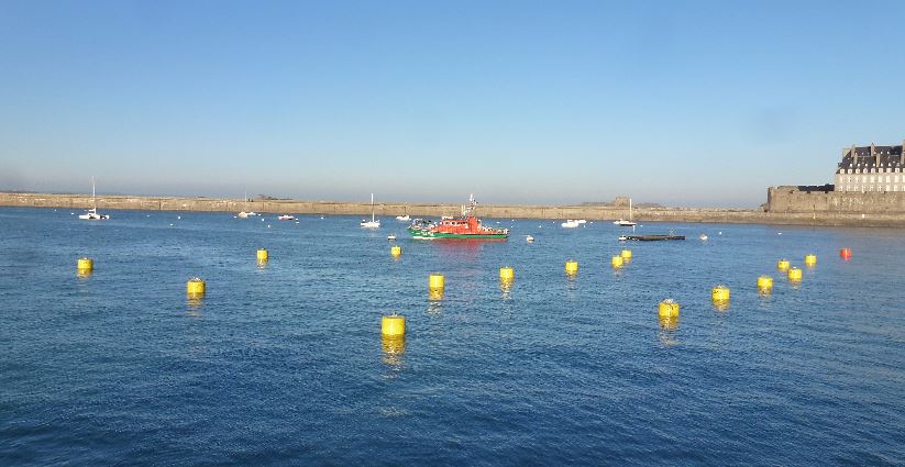 44 Mooring Buoys - St Malo Trade Harbour - 03