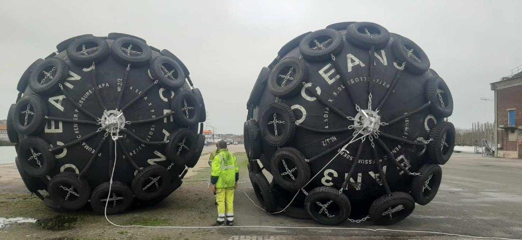 Ocean 3 Inflatable Fenders - 2 Fenders Ø 4,5m x 9,0 m Dieppe Harbor Pilots