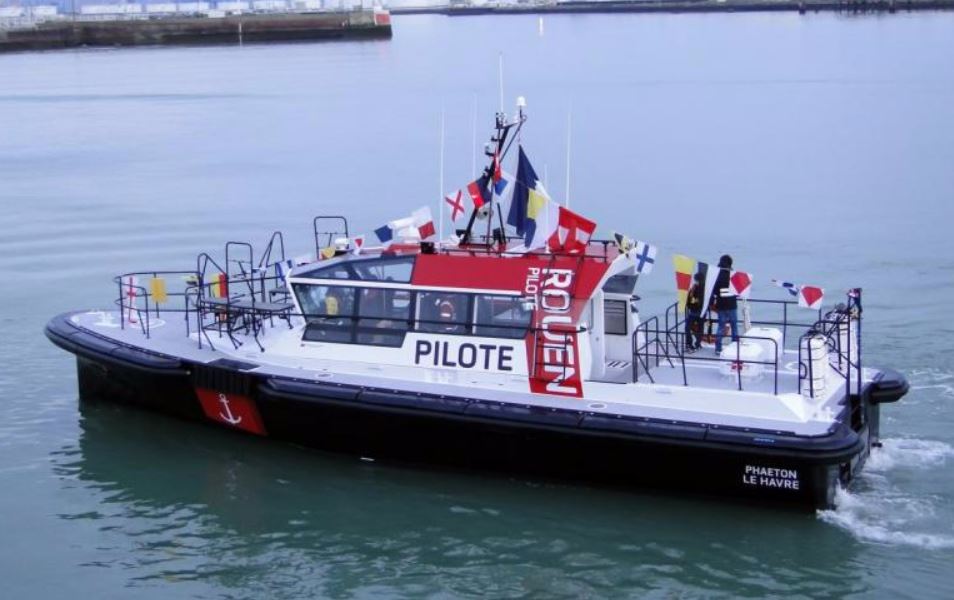 Ocean 3 Workboat Fender Systems - Pilot Boat Phaeton La Seine
