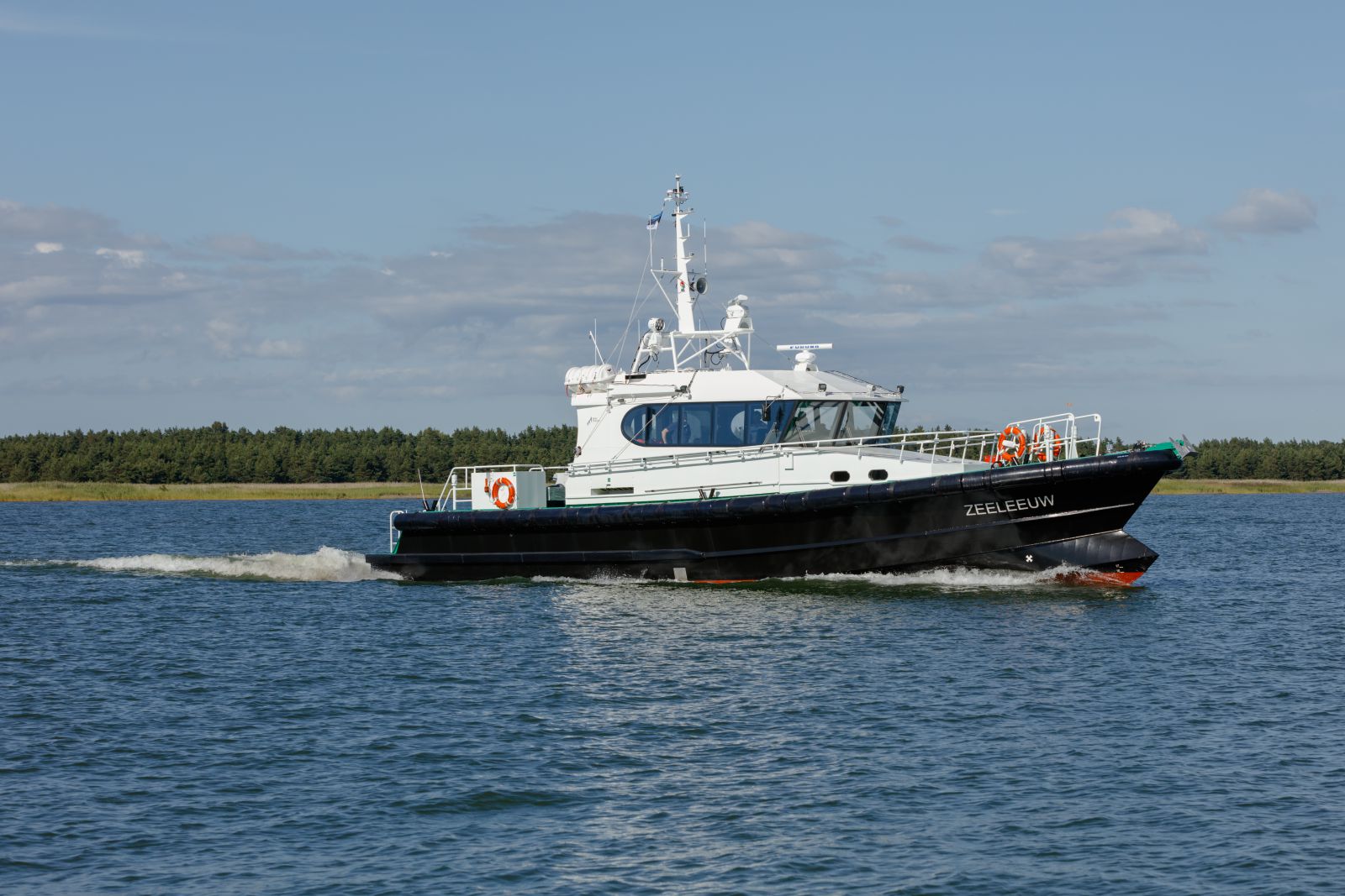 Ocean 3 Workboat Fender Systems - Pilot Boat Zeeleeuw Belgium