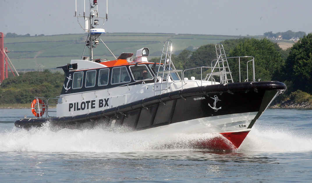 Ocean 3 Workboat Fender Systems - Pilot Boat Quinoa Bordeaux -  Safehaven Shipyards