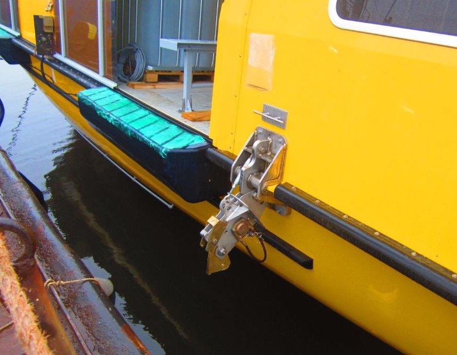Other Workboat Fendering - Dropable Boat 02
