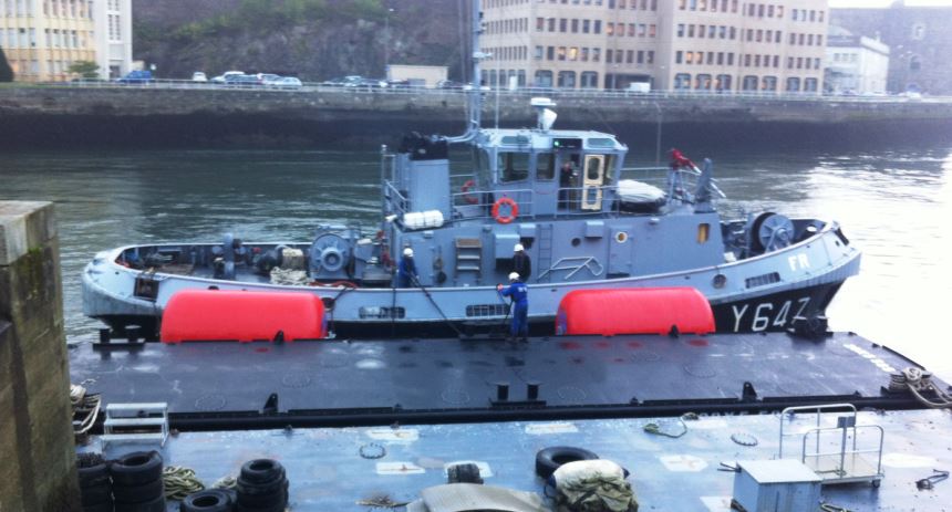 Ocean 3 Foam Filled Fenders - 4 Ø 2,5 m x 4,5 m Base Navale de Brest Barges