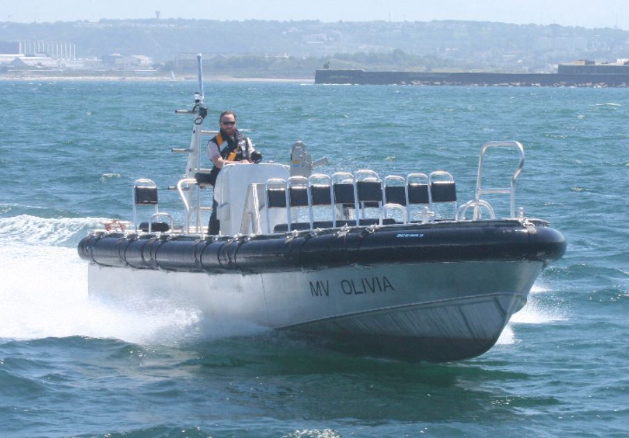 Oil and Gas Crew Boat Fendering -  Ocean 3 fenders Workboat 800