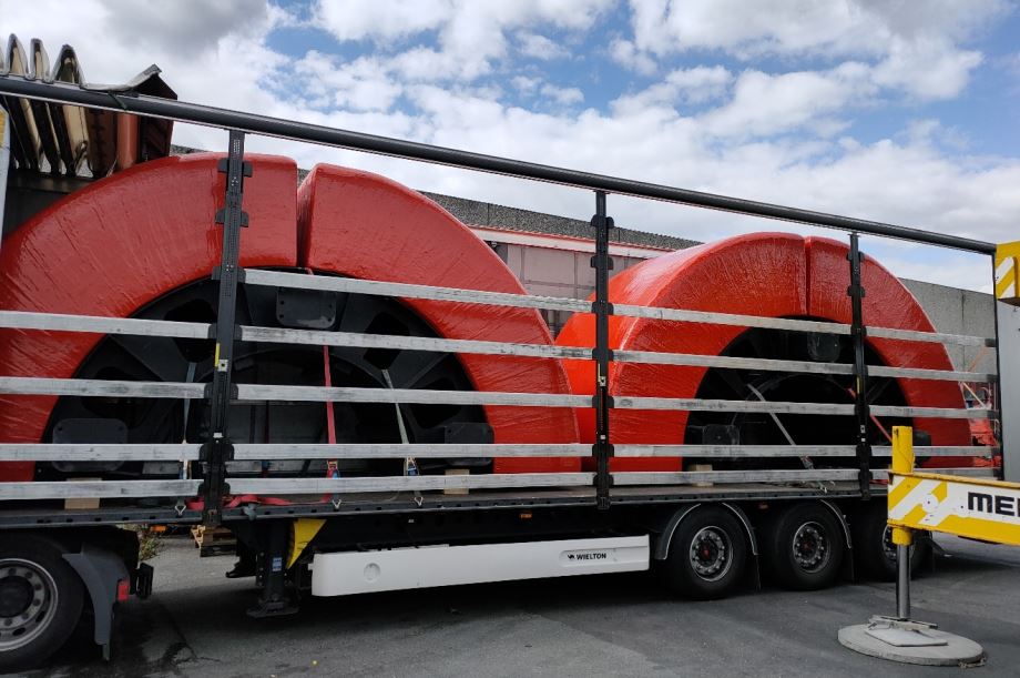 Double Modular Donut Fender Ø 5,5x4m - Heysham Harbor UK 01