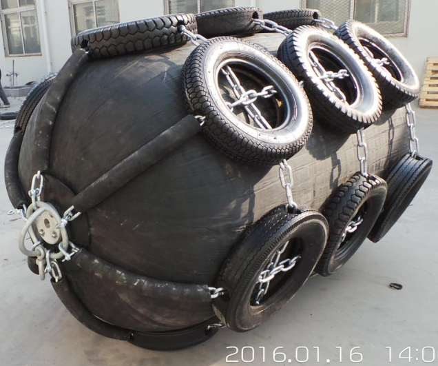 Ocean 3 Inflatable Fenders - 4 Fenders Ø 1,2 x 2,0 m - 01