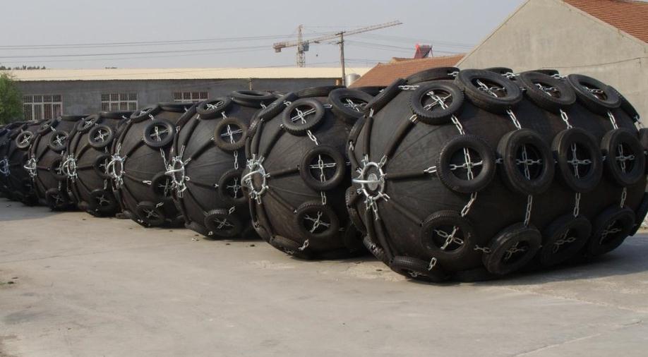 Ocean 3 Inflatable Fenders - 7 Fenders Ø 2,0 x 3,5 m - 01