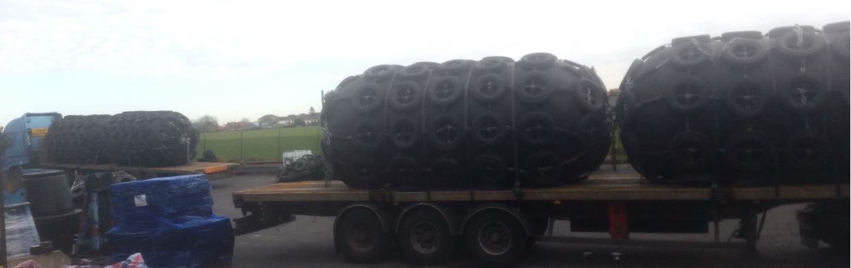 Ocean 3 Inflatable Fenders - 4 Fenders Ø 2,5 m x 5,5 m - Ostende Harbor