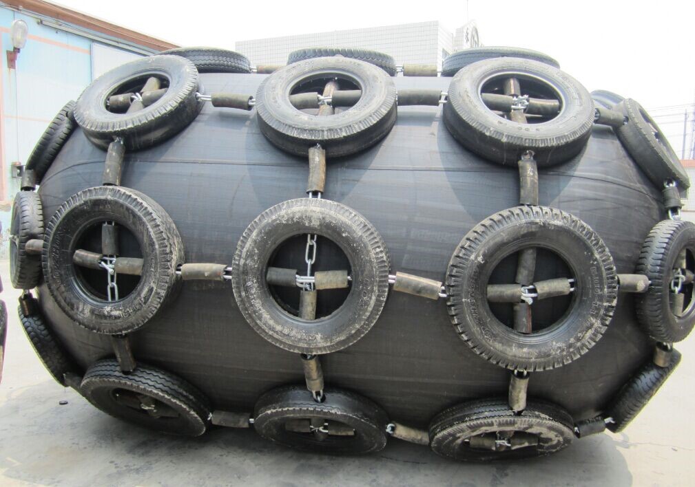 Ocean 3 Inflatable Fenders - 3 Fenders Ø 1,5 x 3,0 m - 01