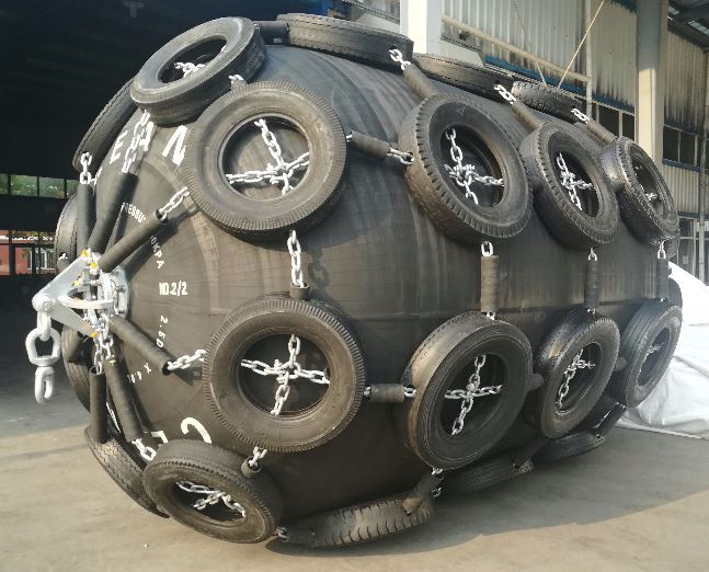 Ocean 3 Inflatable Fenders - 3 Fenders Ø 2,5 m x 4 m - Tanger Harbor 01 
