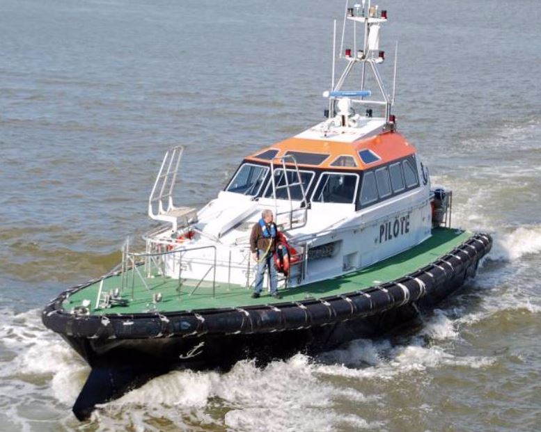 Ocean 3 Workboat Fender Systems - Pilot Boat Concorde - La Loire France