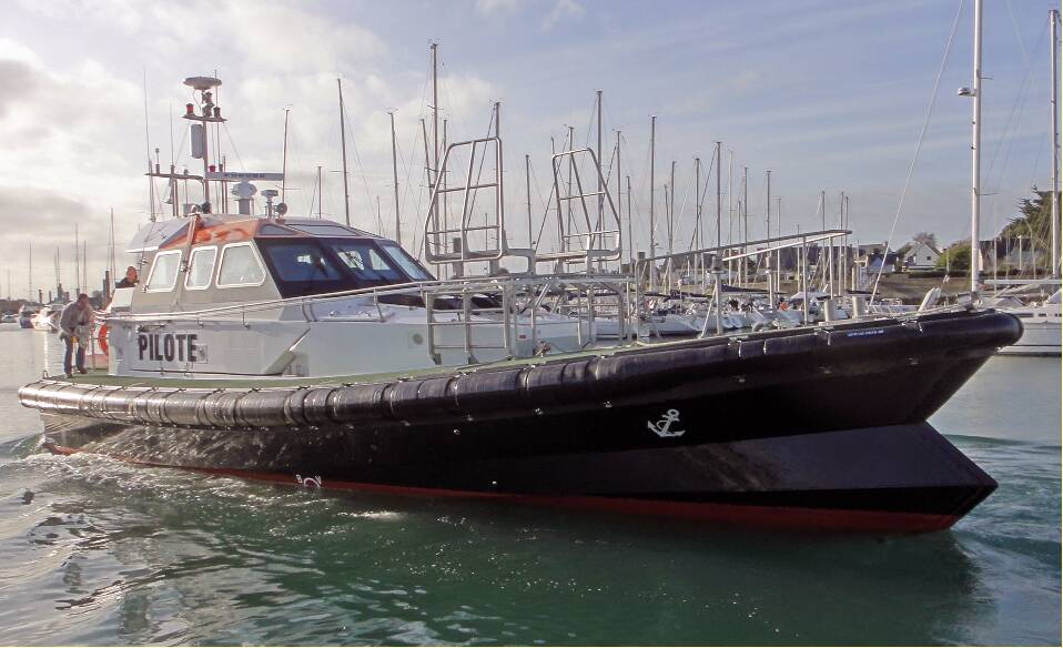 Ocean 3 Workboat Fender Systems - Pilot Boat "La Lambarde" La Loire