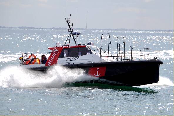 Ocean 3 Workboat Fender Systems - Pilot Boat "Colibri" La Seine