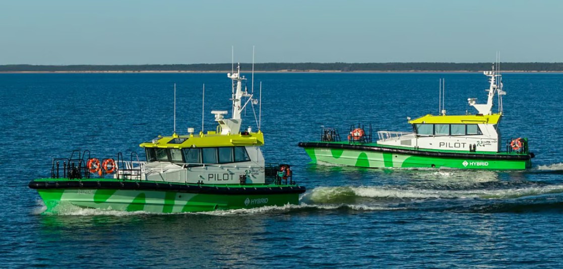 D&eacute;fenses de Vedettes Ocean 3 - 2 Pilotines Hybrides17m - Pilotage Lithuanien de Klaipeda