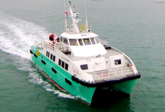 Wind Farm Support Vessel Fendering - WFSV - Pelican Redeem 01