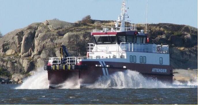 Equipements de Vedettes - Attender Wind Farm Support Catamaran - Ocean 3 Bow Fender