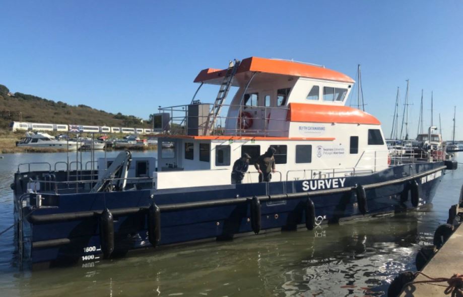 Workboat Fender System Ocean 3 - Survey Catamaran 02
