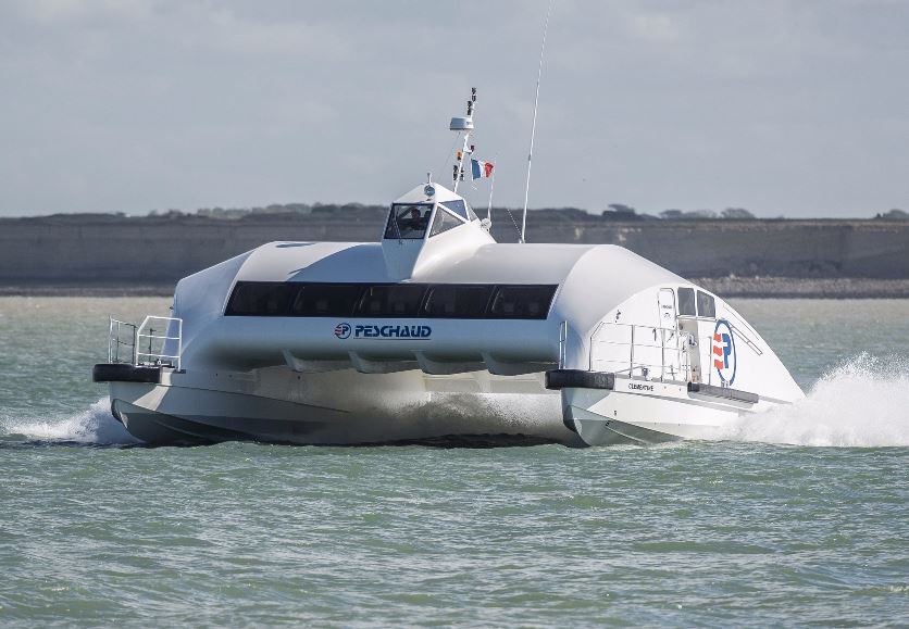 Ocean 3 Workboat Fender Systems - Crew Boat Peschaud