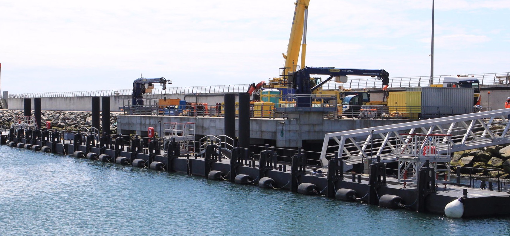 Ocean 3 Foam Filled Fenders - 18 Fenders &Oslash; 1,0 x 2,0 m - 3 Pontoons La Turbale