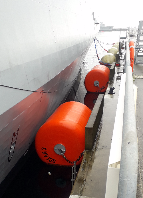 Ocean 3 Foam Filled Fenders - Replacement of  Fenders &Oslash; 2,5 x 3,6 m  Flotilles Quay -  Brest Naval Basis 1