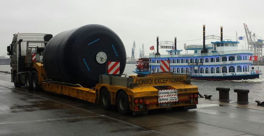 Ocean 3 Foam Filled Fenders - DCT Ø 3,0 x 4,5 m Hamburg Harbour