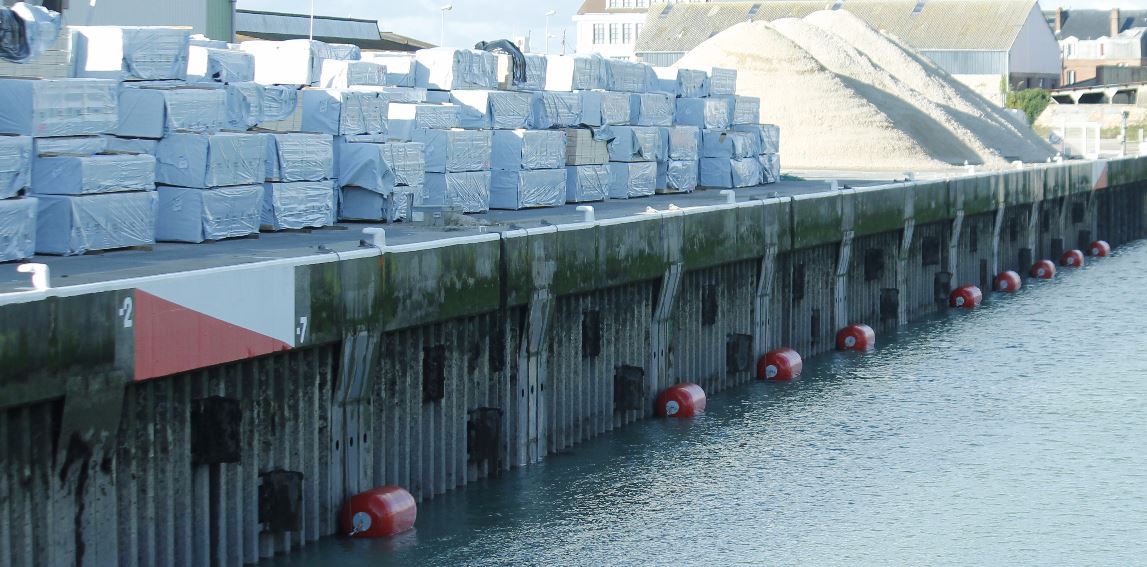 Ocean 3 Foam Filled Fenders - 20 DCT Ø 1,2 x 2,4 m - Fécamp Harbour