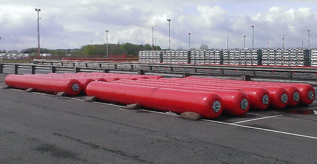 Ocean 3 Foam Filled Fenders - 14 DAM Ø 700 x 6000 mm - UK Harbour