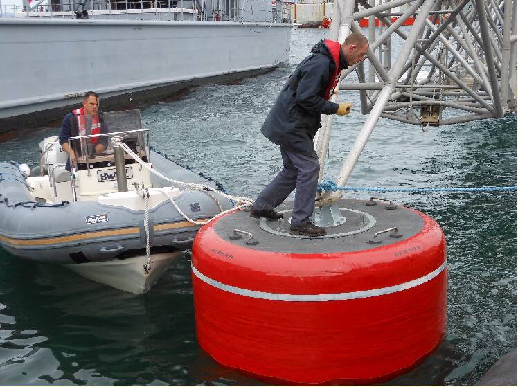 Flotteur de Cibles marine - Base Navale de Toulon