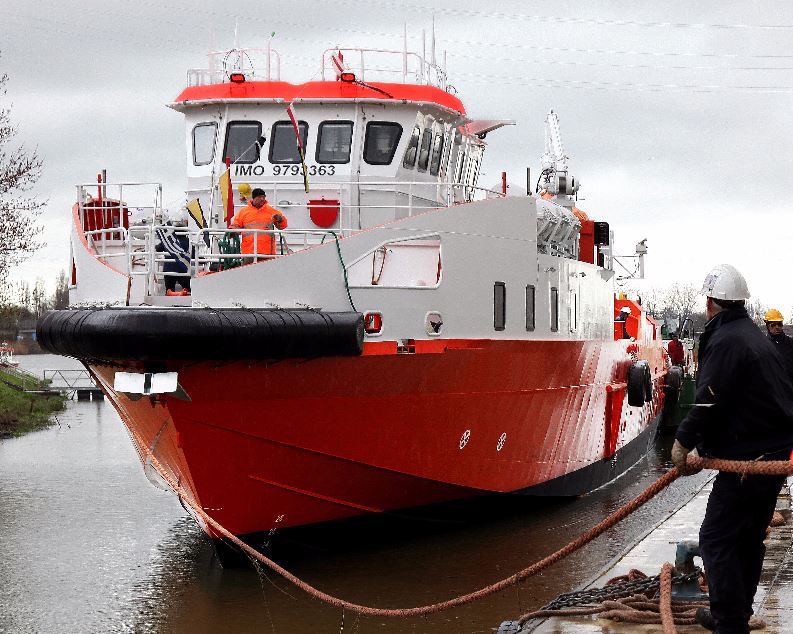 Oil and Gas Crew Boat Fendering - 52 m - 02